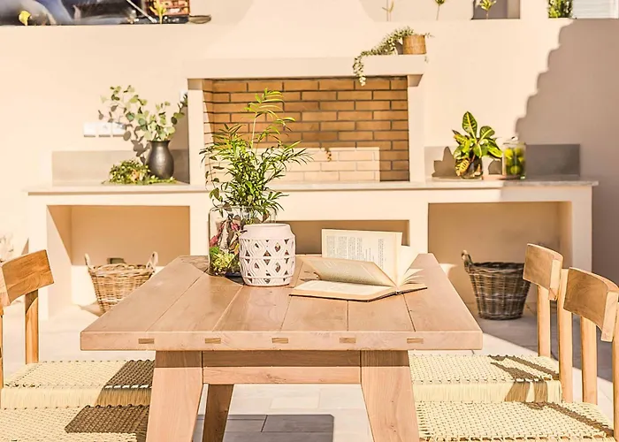 Cape Eleni * Plateies